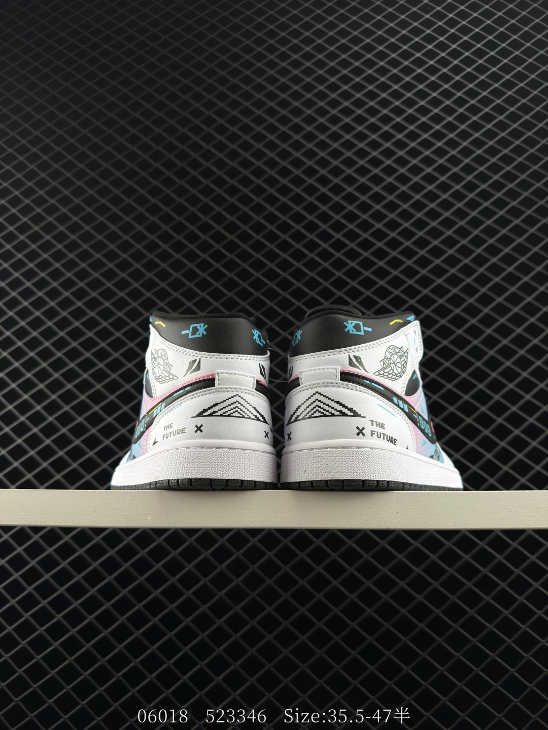 （NIKE）AIR JORDAN 1 MID